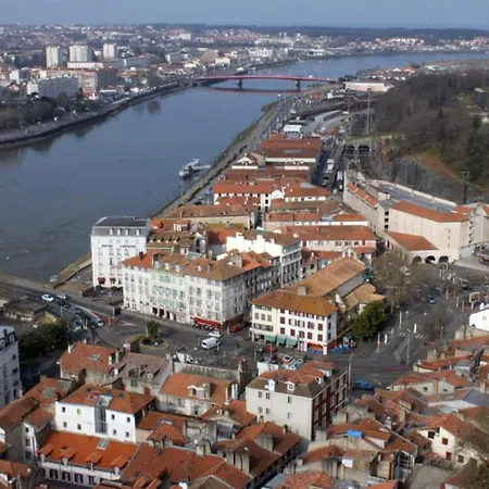 Hotell Cote Basque 2*