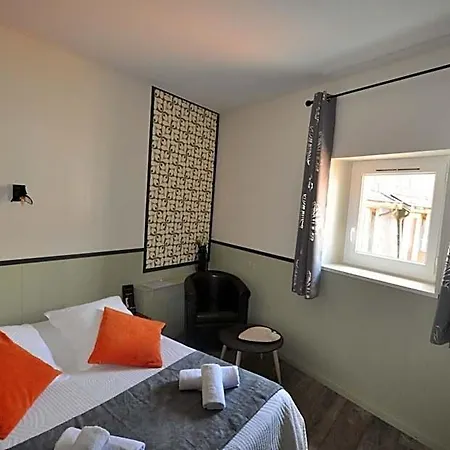 哥特巴斯克酒店 酒店 2*