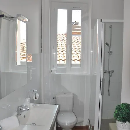 Hotel Cote Basque 2*