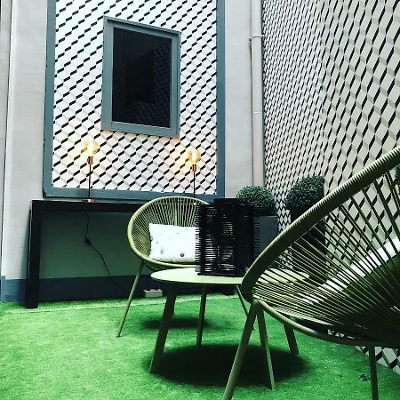 哥特巴斯克酒店 2*