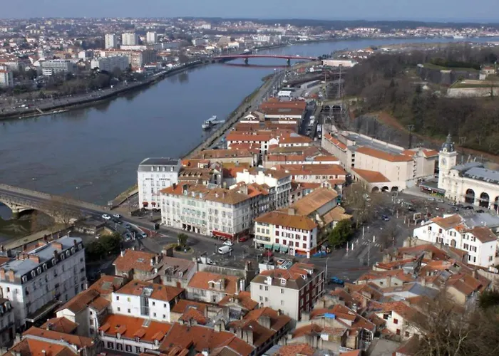 Hotell Cote Basque 2*